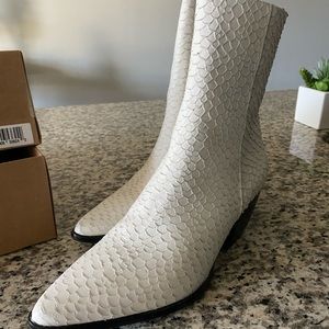 Matisse Caty White Snake Boots